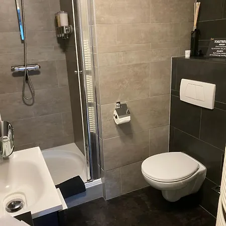 Romee ベッド・アンド・ブレックファスト